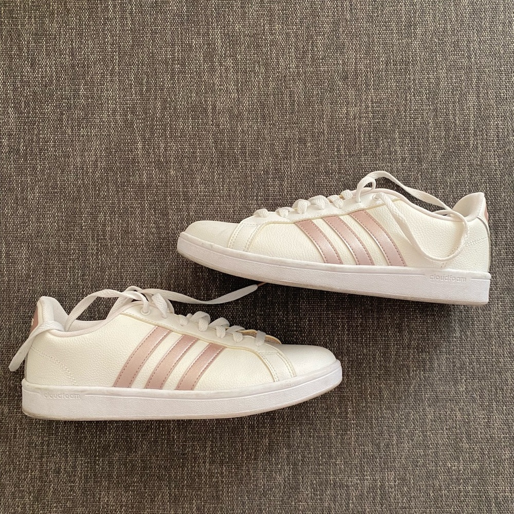 Adidas Sneakers